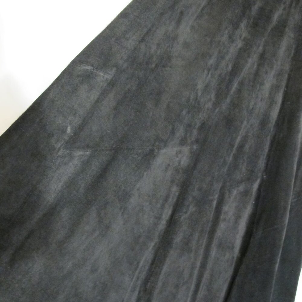 Studio black suede skirt  L